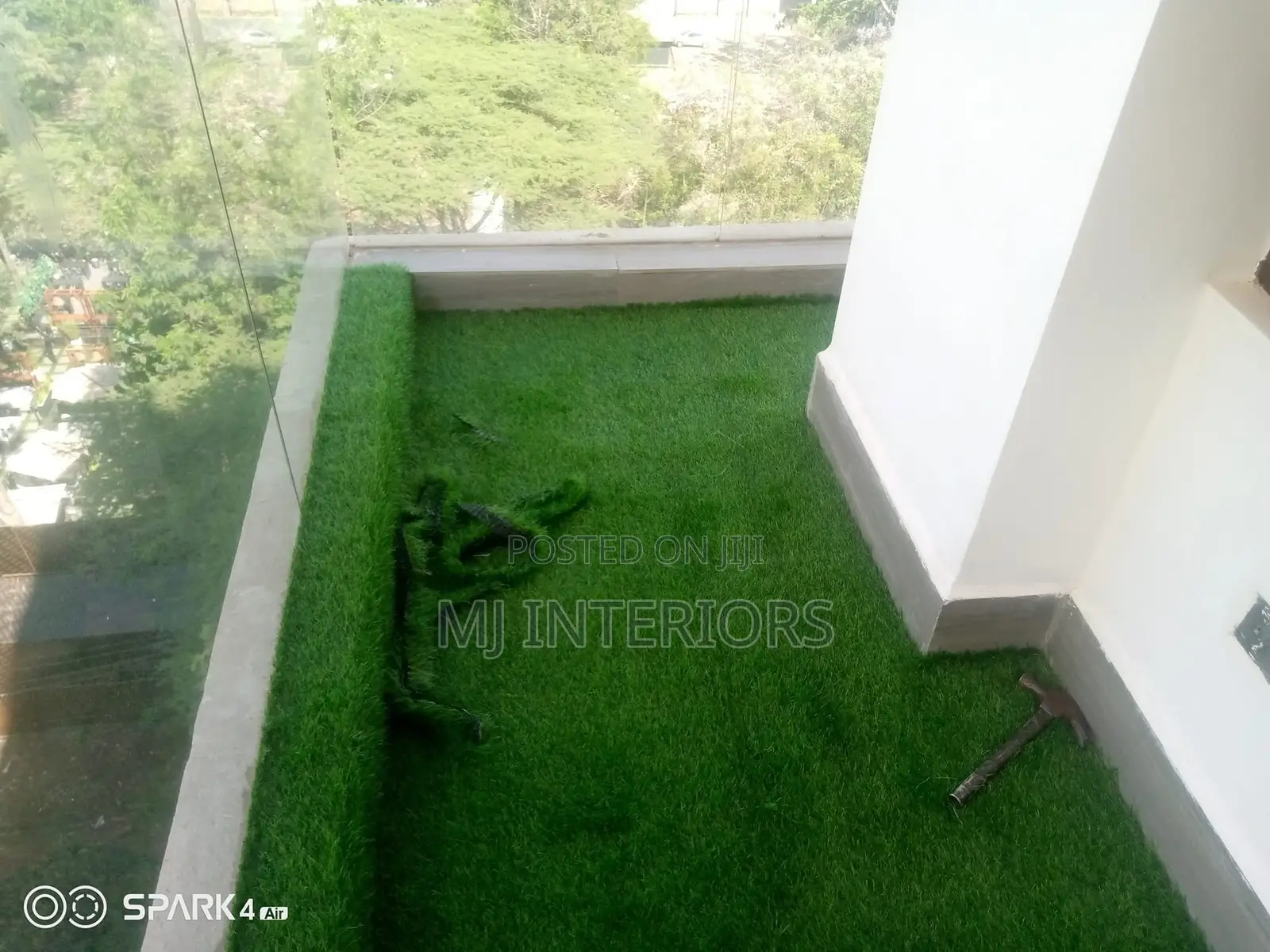 Synthetic Grass Lawn for Elegant Outdoor Property Decoration