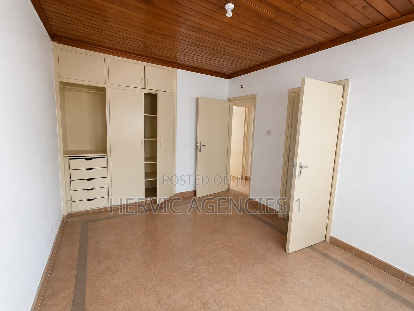 3bdrm Bungalow in South B for rent