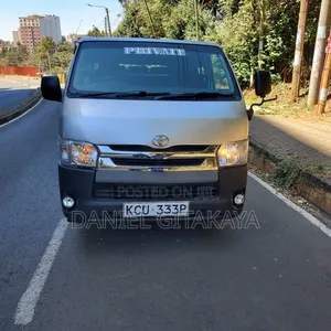 Toyota HiAce 2013 Silver