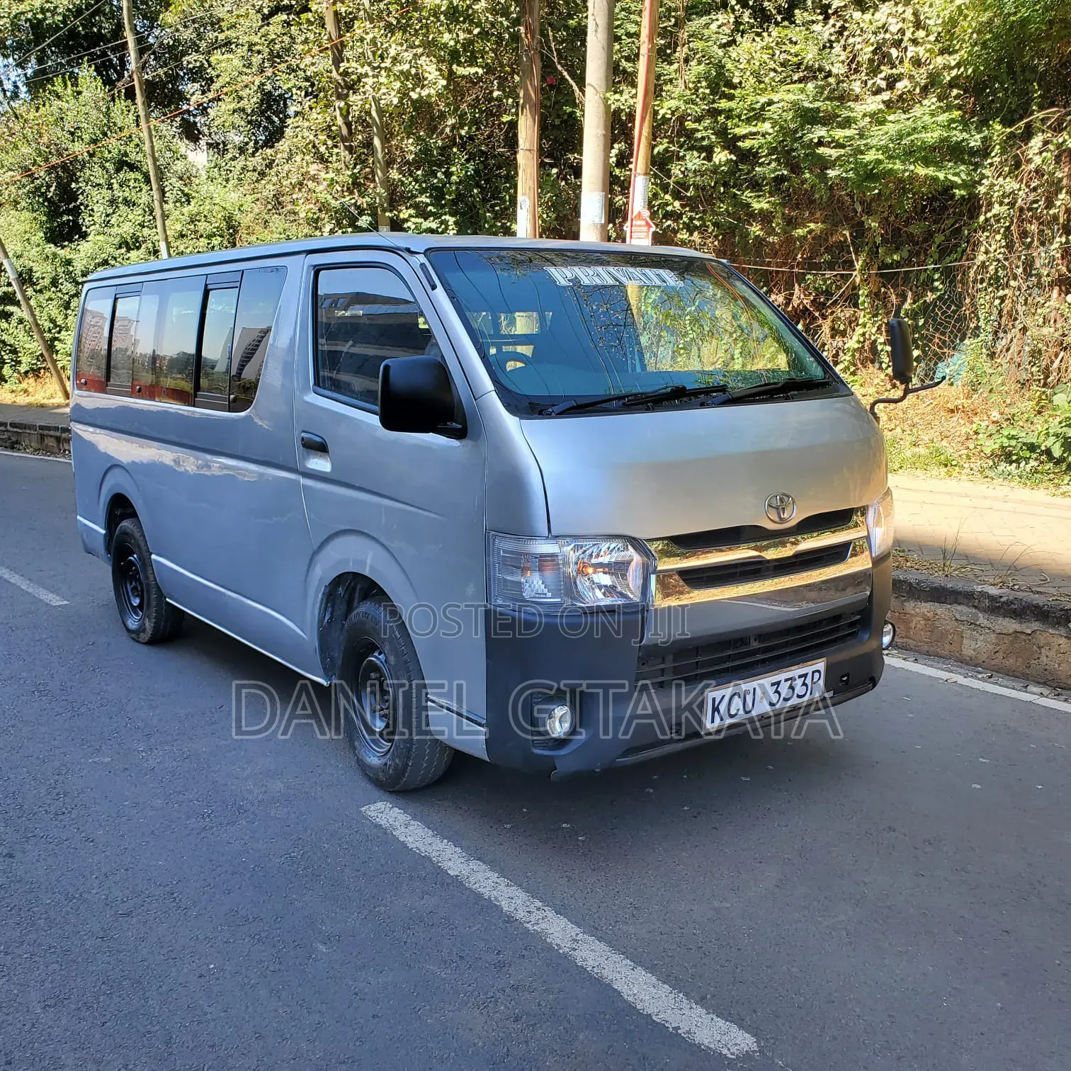 Toyota HiAce 2013 Silver