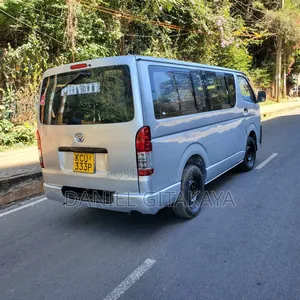 Toyota HiAce 2013 Silver