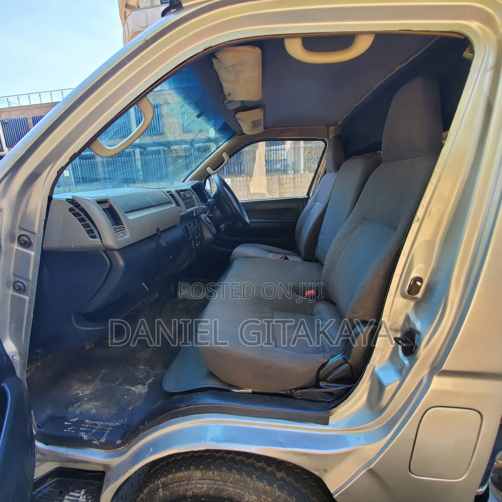 Toyota HiAce 2013 Silver