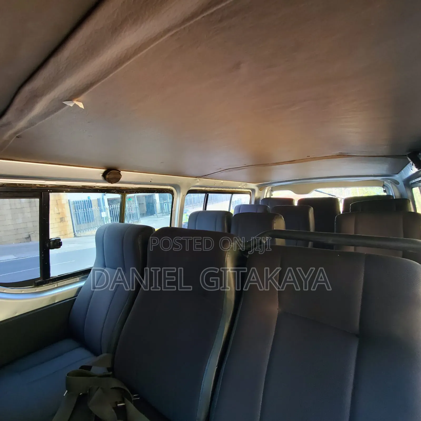 Toyota HiAce 2013 Silver