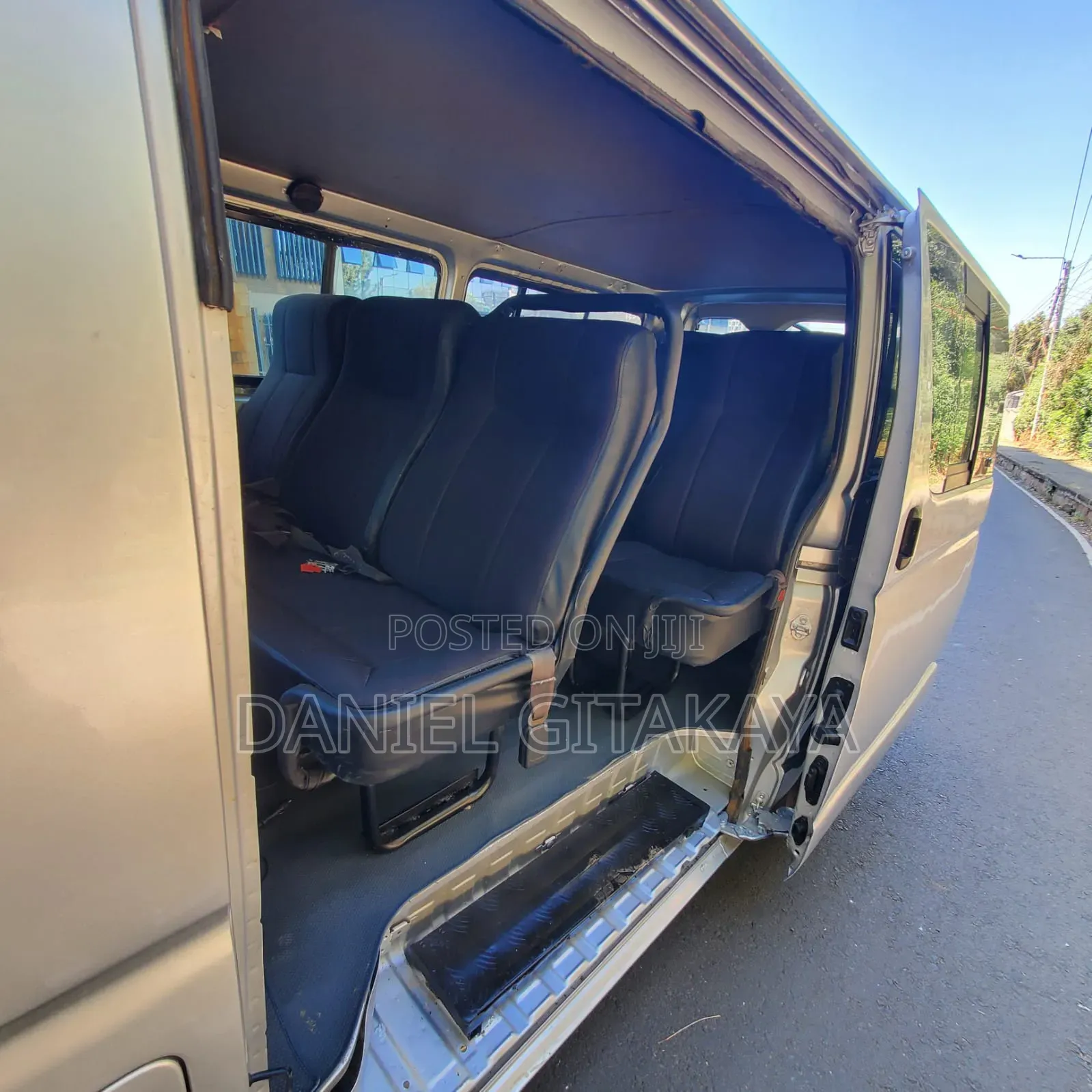 Toyota HiAce 2013 Silver