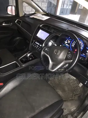 Honda Shuttle 1.5 Hybrid 2WD 2017 Silver