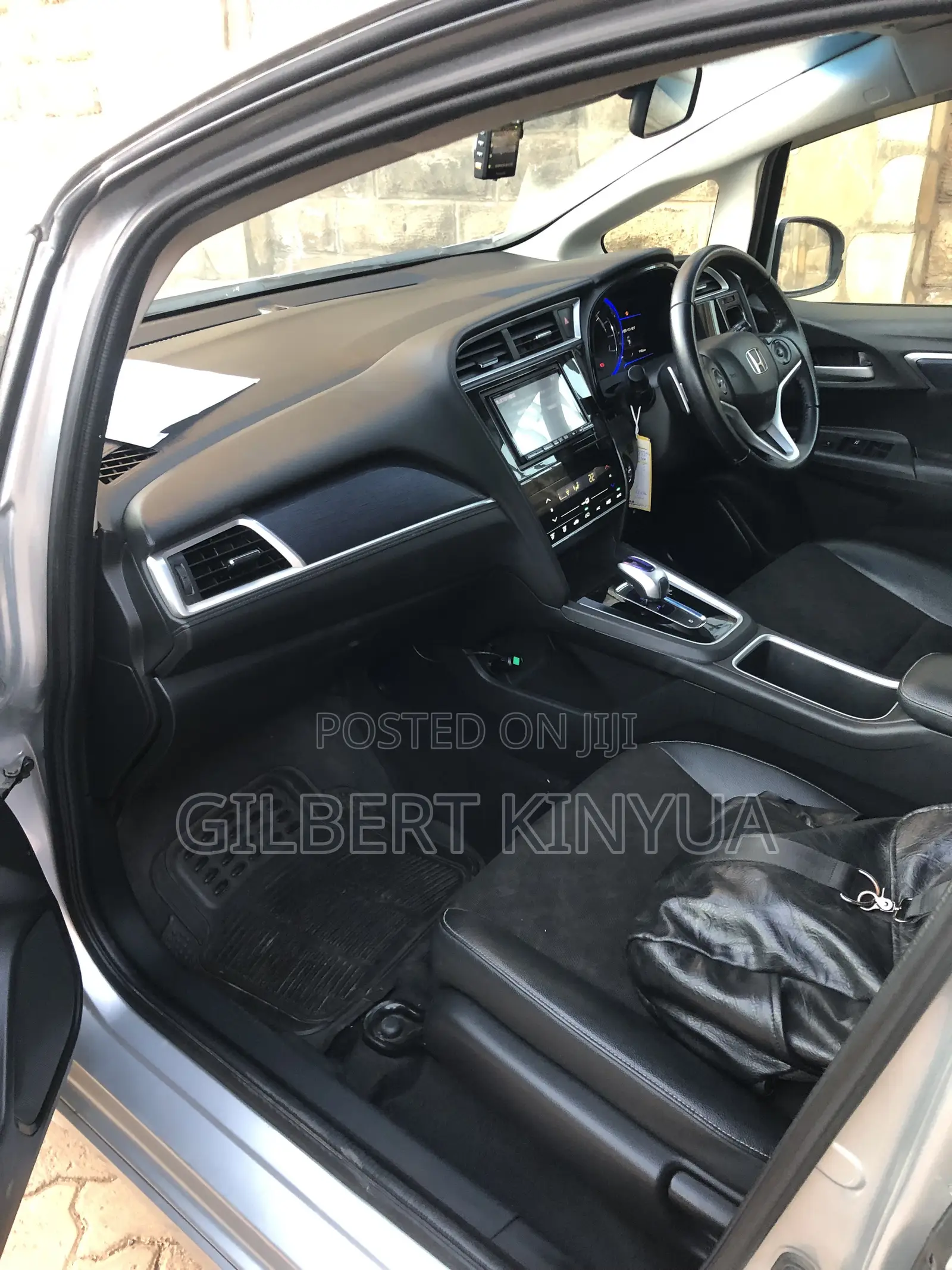 Honda Shuttle 1.5 Hybrid 2WD 2017 Silver