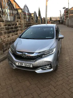 Honda Shuttle 1.5 Hybrid 2WD 2017 Silver