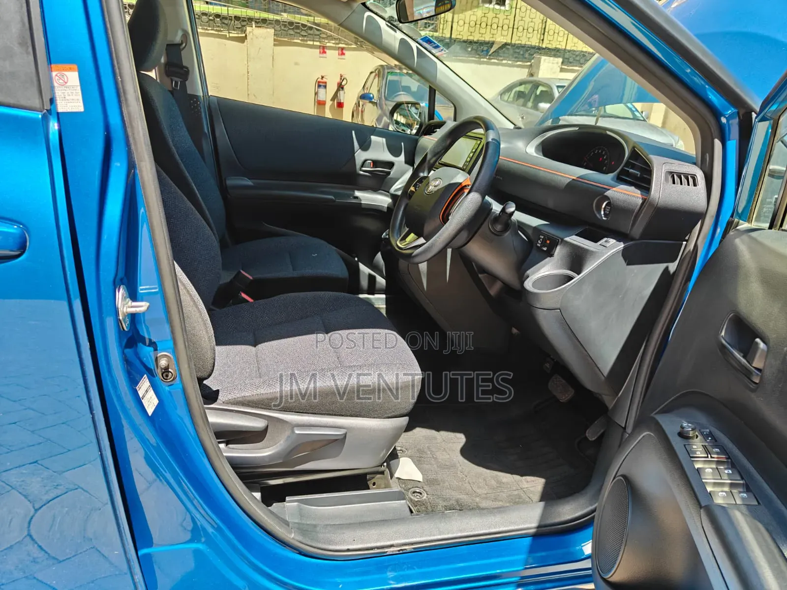 Toyota Sienta 2018 Blue