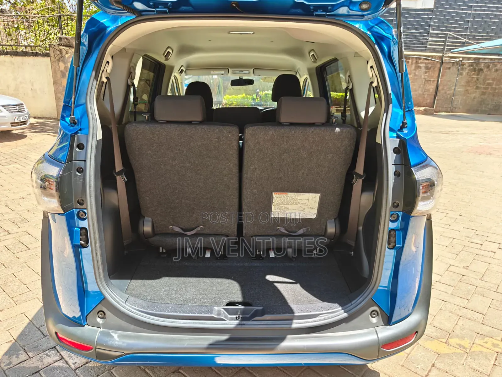 Toyota Sienta 2018 Blue