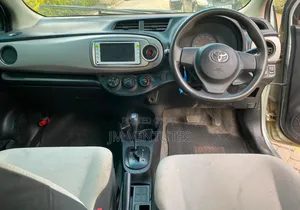 Toyota Vitz 2012 Green