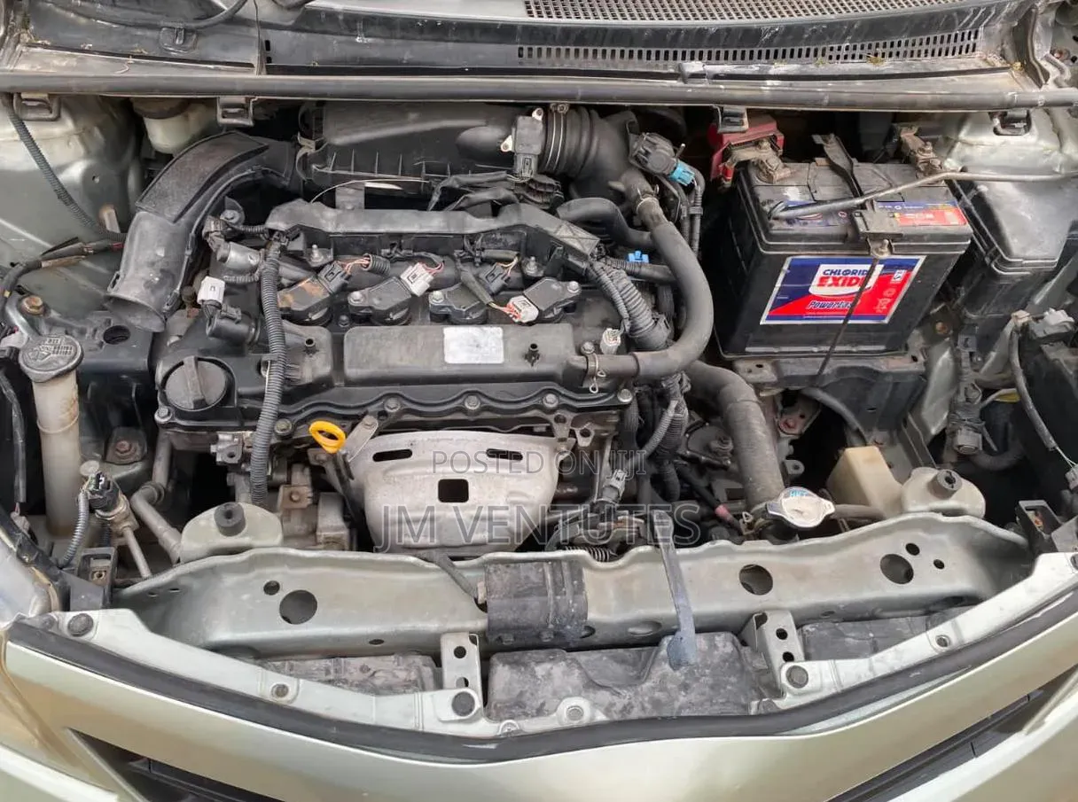 Toyota Vitz 2012 Green