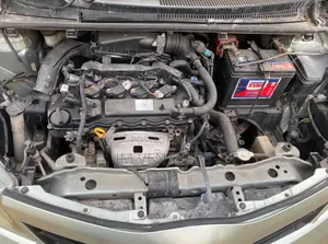 Toyota Vitz 2012 Green