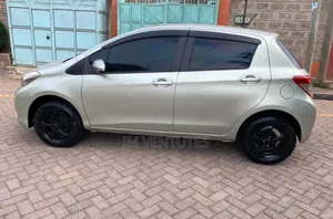 Toyota Vitz 2012 Green