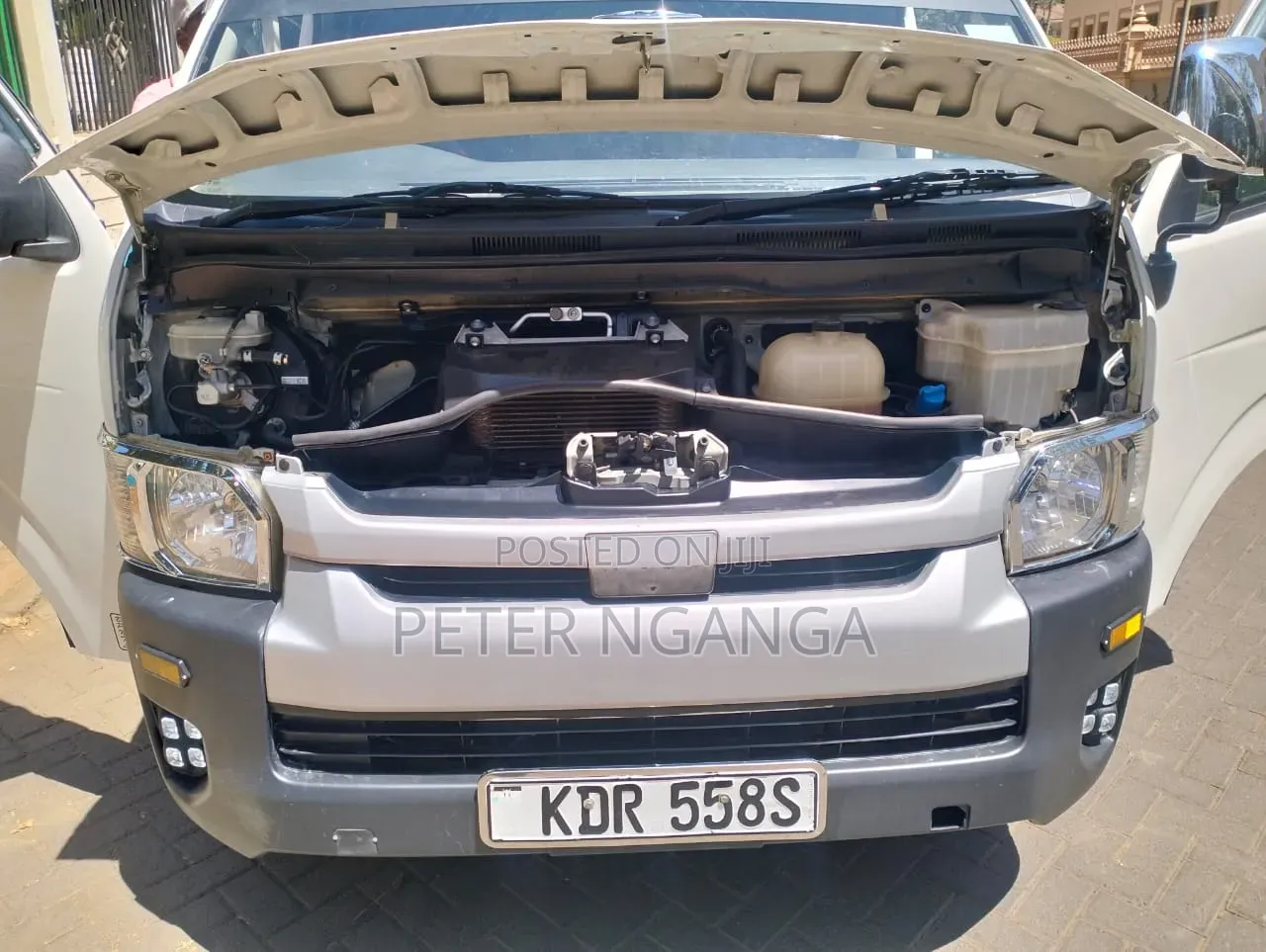 Toyota HiAce 2019 White