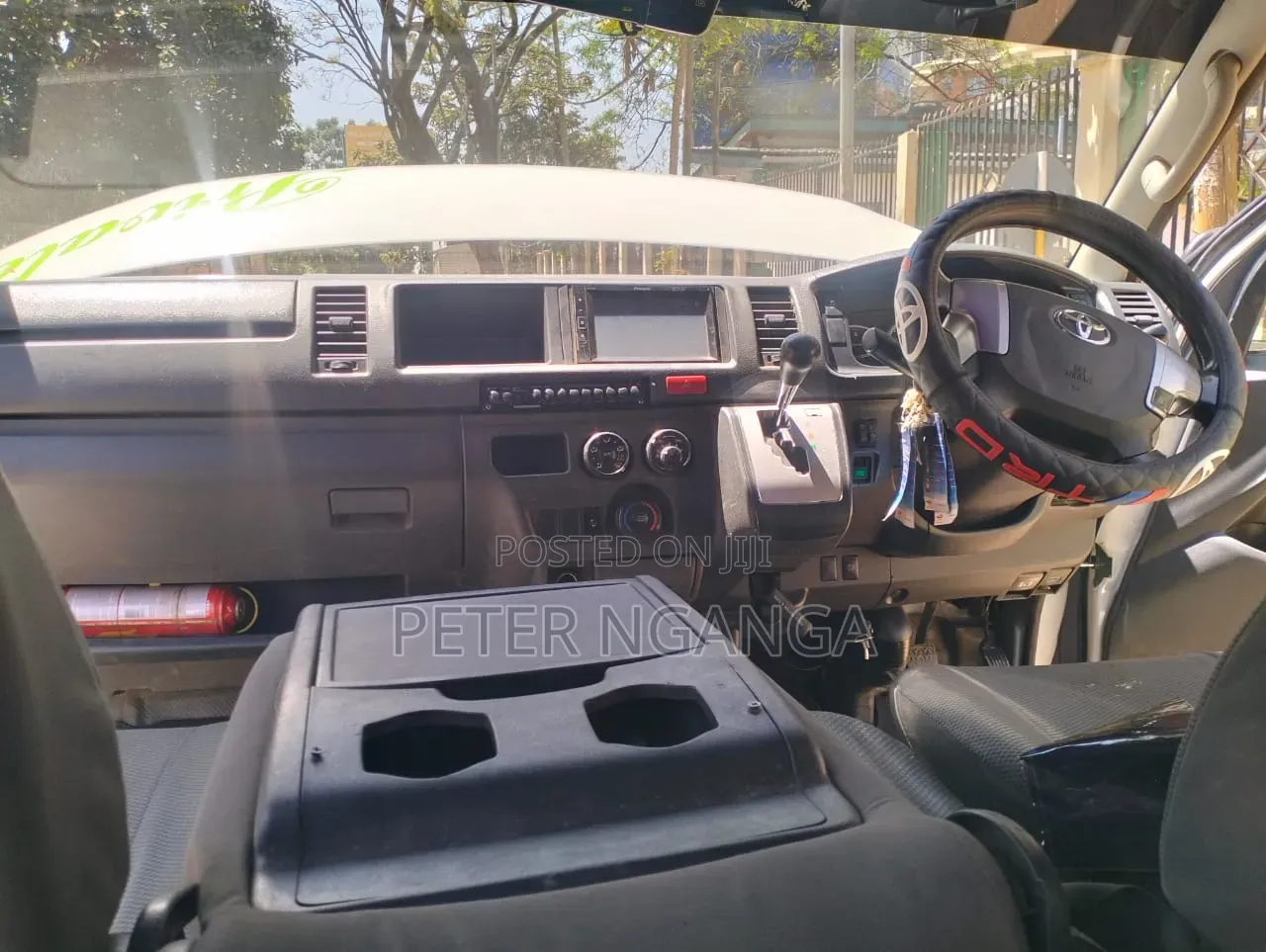 Toyota HiAce 2019 White