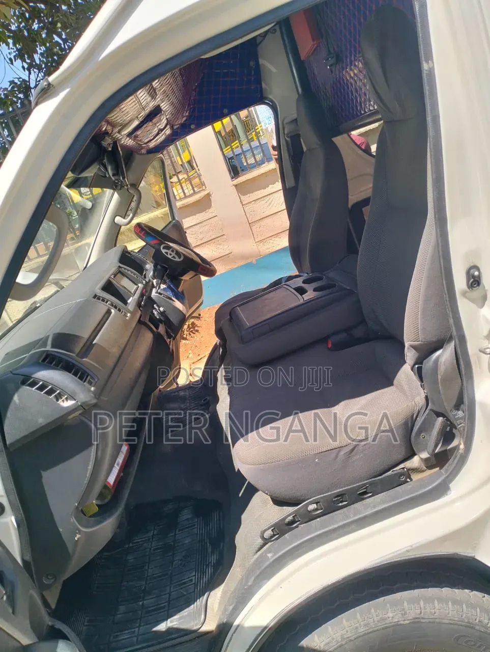 Toyota HiAce 2019 White