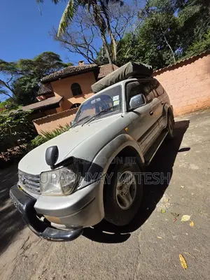 Toyota Land Cruiser Prado 2000 Gray