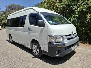 Toyota HiAce 2019 White