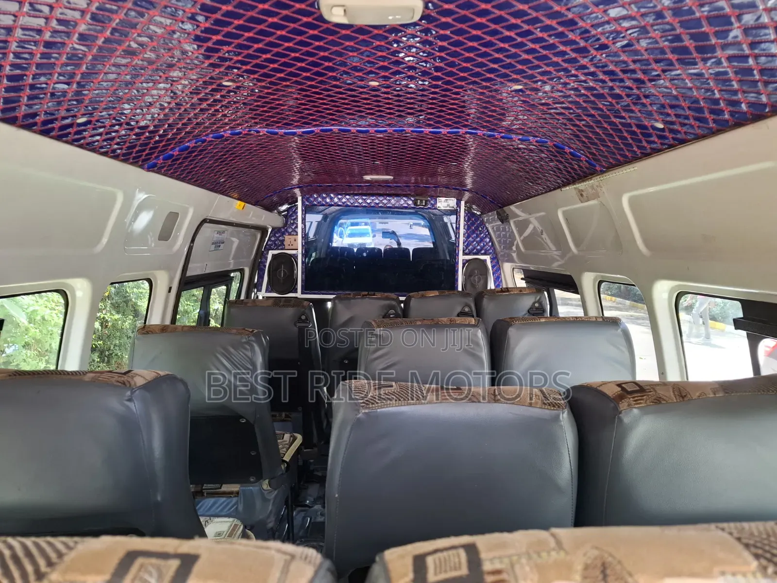 Toyota HiAce 2019 White