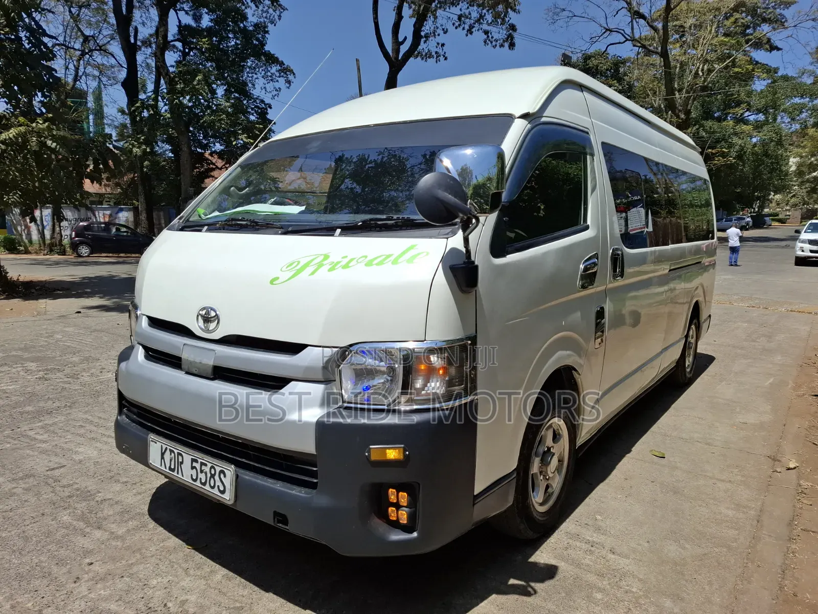 Toyota HiAce 2019 White
