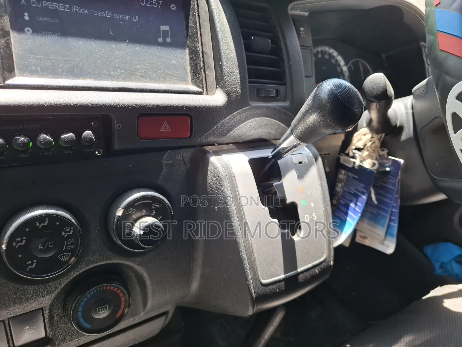 Toyota HiAce 2019 White