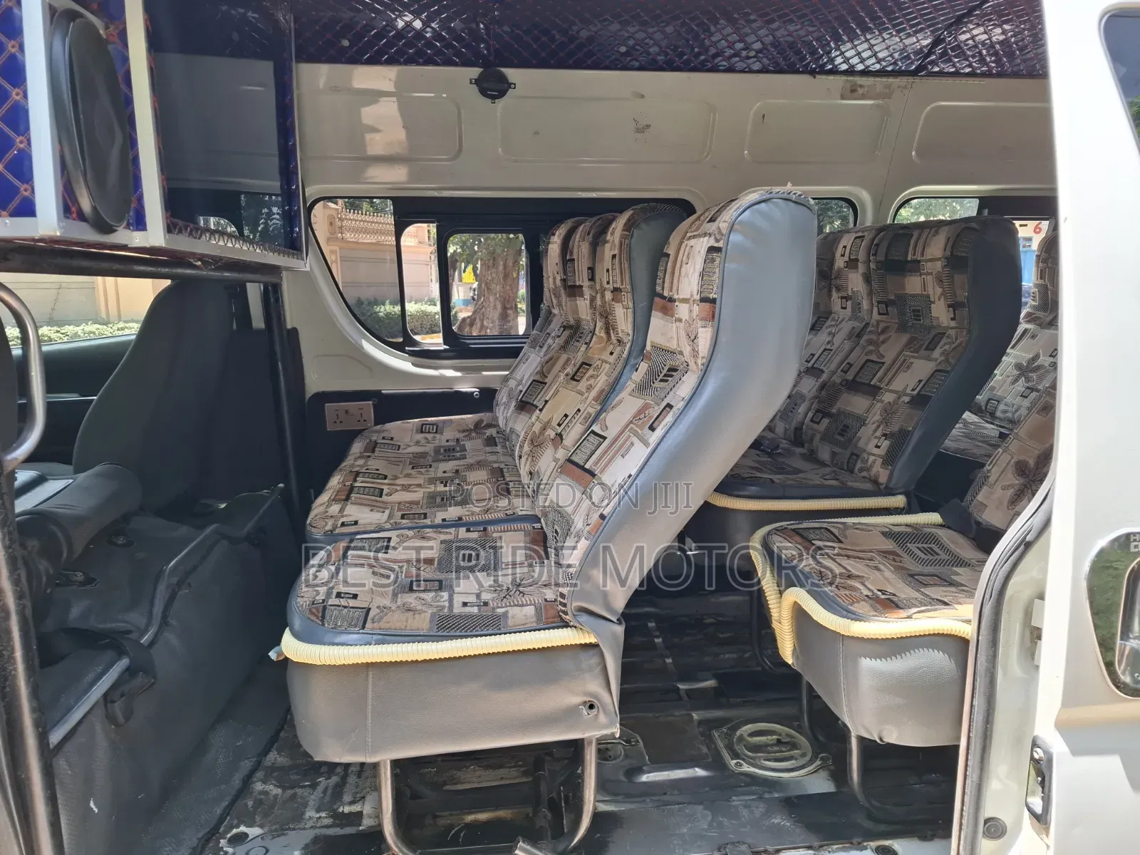 Toyota HiAce 2019 White