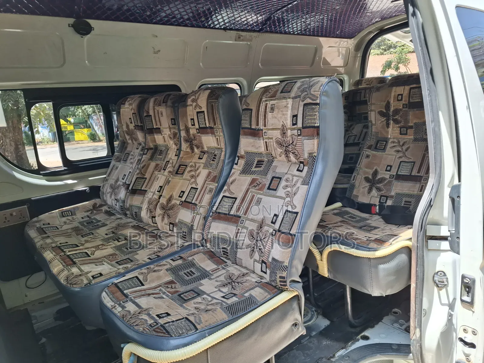 Toyota HiAce 2019 White