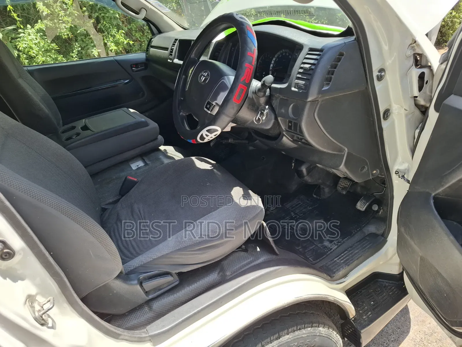 Toyota HiAce 2019 White