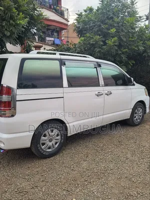 Toyota Noah 2007 White