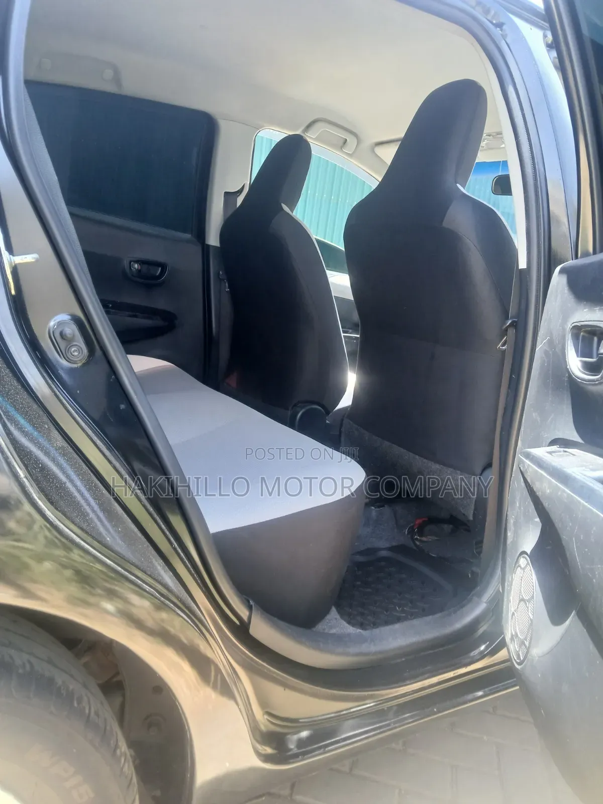 Toyota Vitz 2012 Black