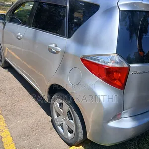 Toyota Ractis 2013 Silver