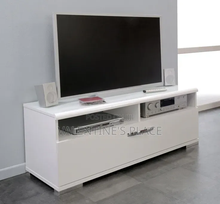 Modern White 4ft TV Stand / Entertainment Center