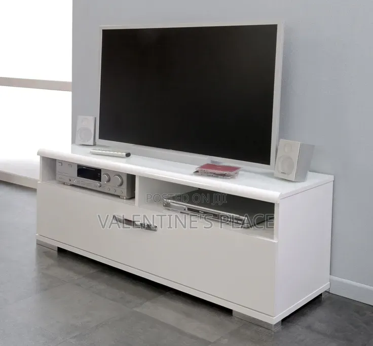 Modern White 4ft TV Stand / Entertainment Center