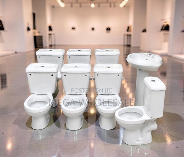 Water Efficient Ceramic WC Toilet With Powerful Quiet Flushing