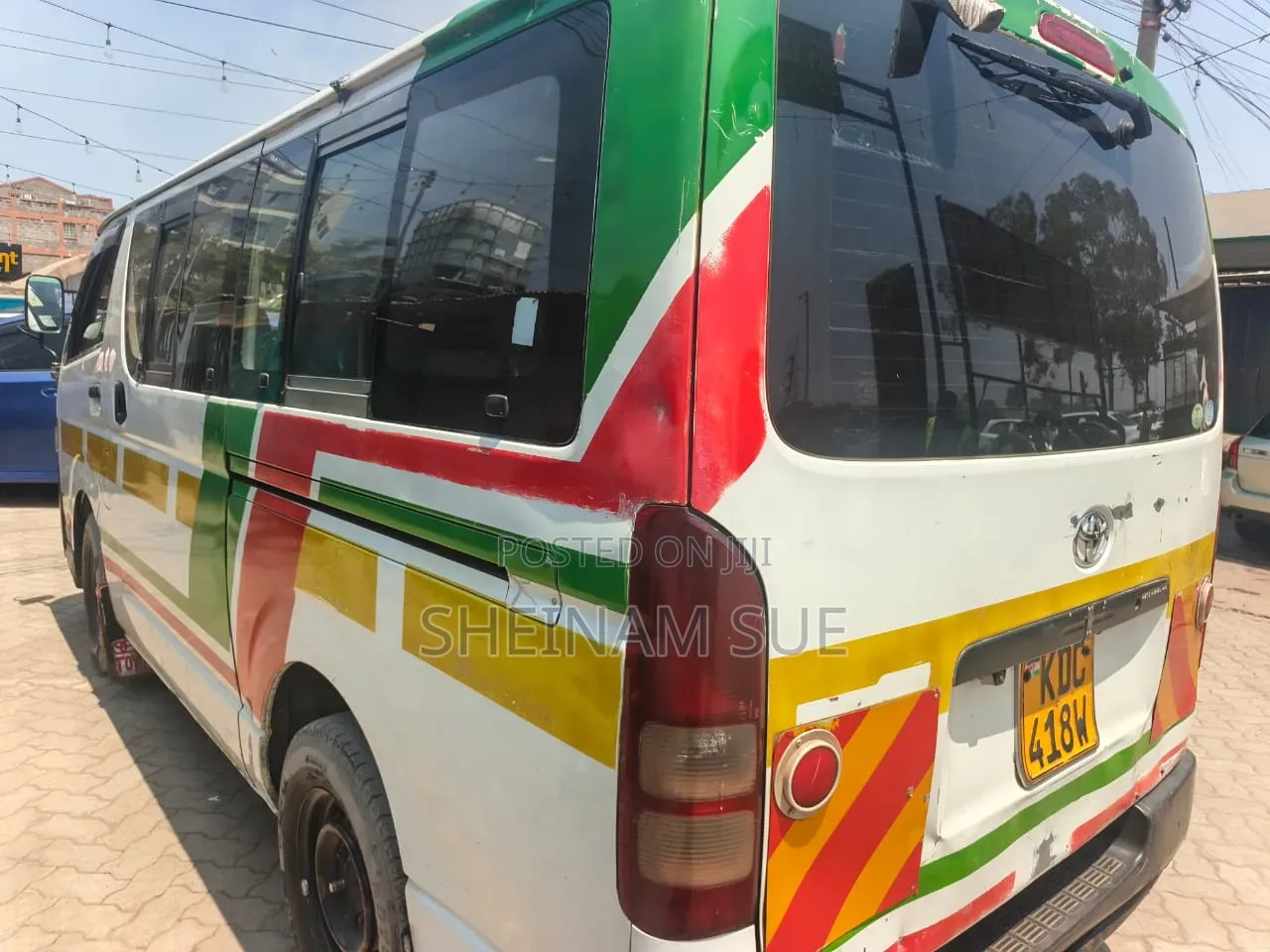 Toyota HiAce 2013 Yellow