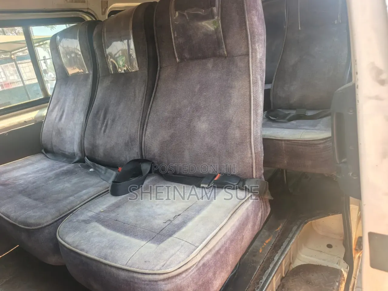 Toyota HiAce 2013 Yellow