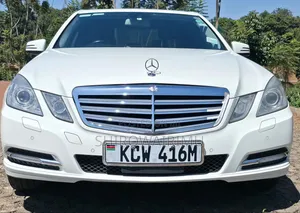 Mercedes-Benz E250 2012 Off white