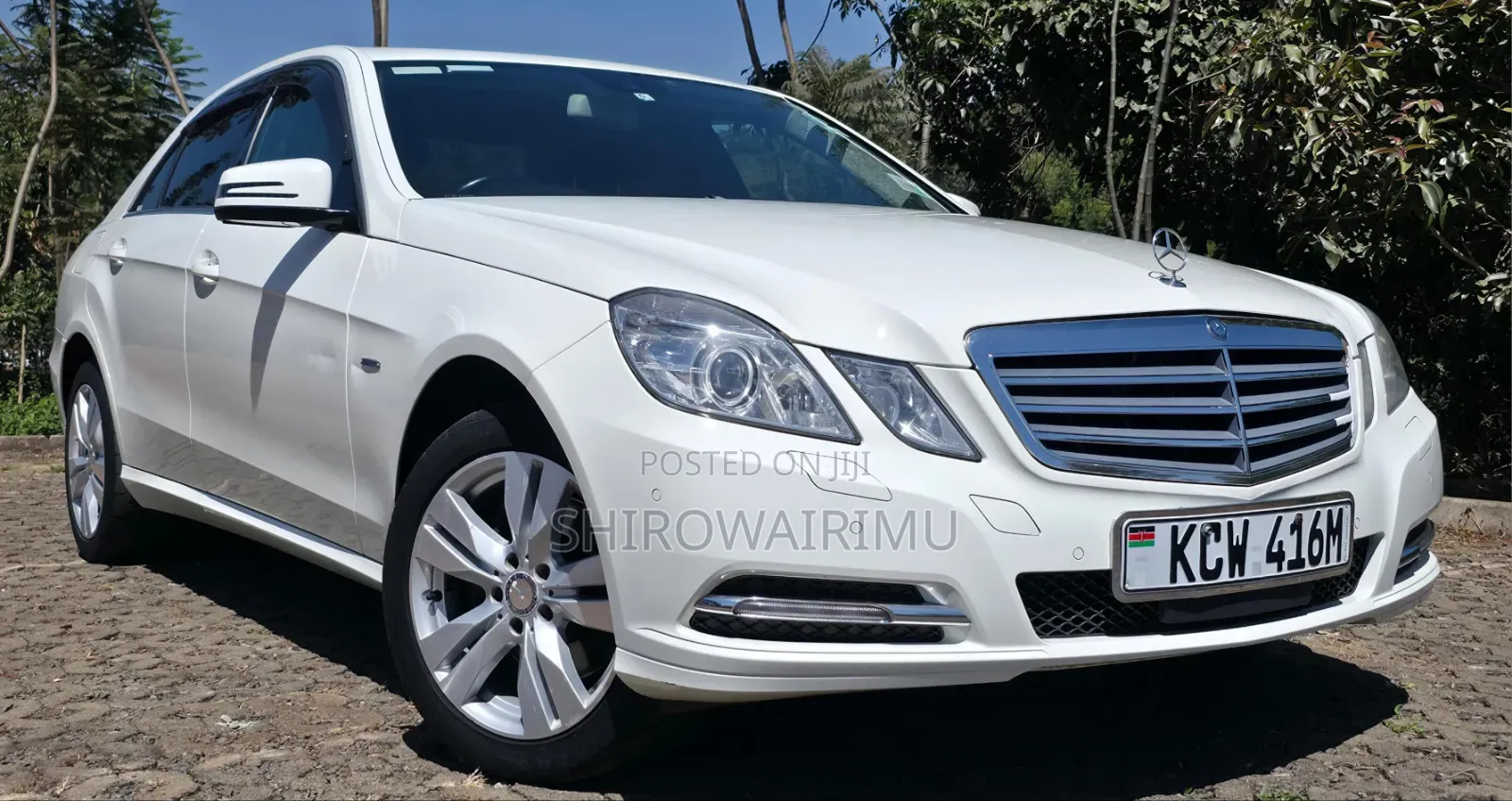 Mercedes-Benz E250 2012 Off white