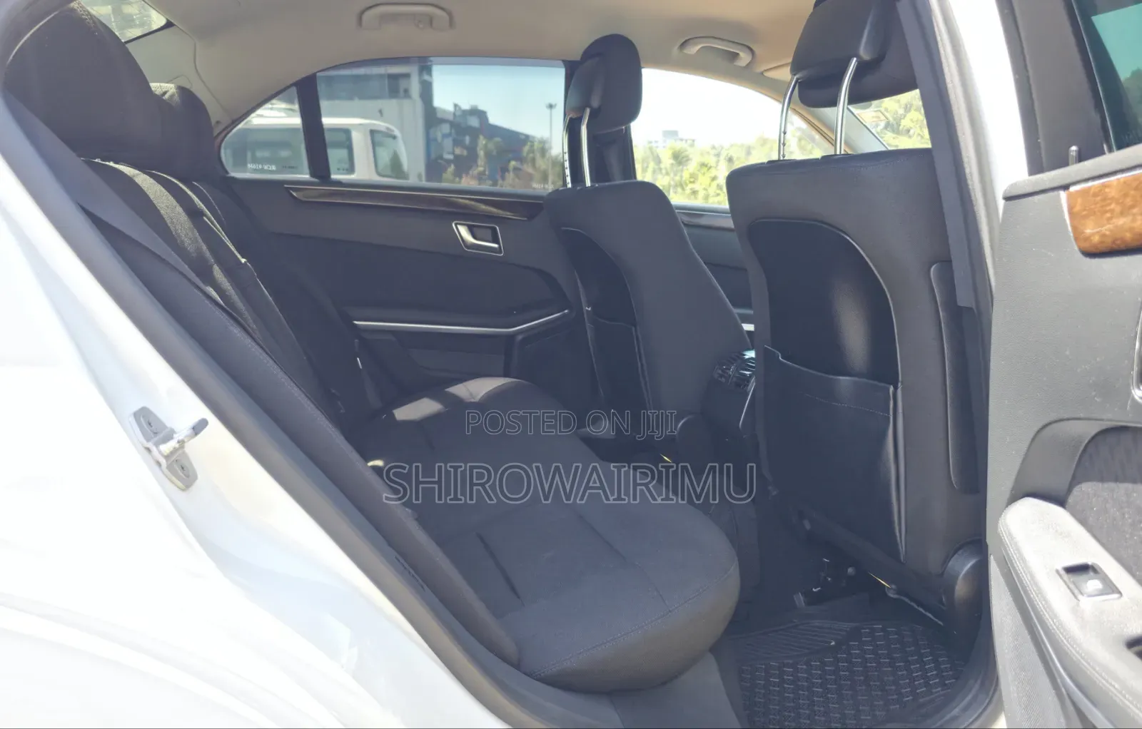 Mercedes-Benz E250 2012 Off white