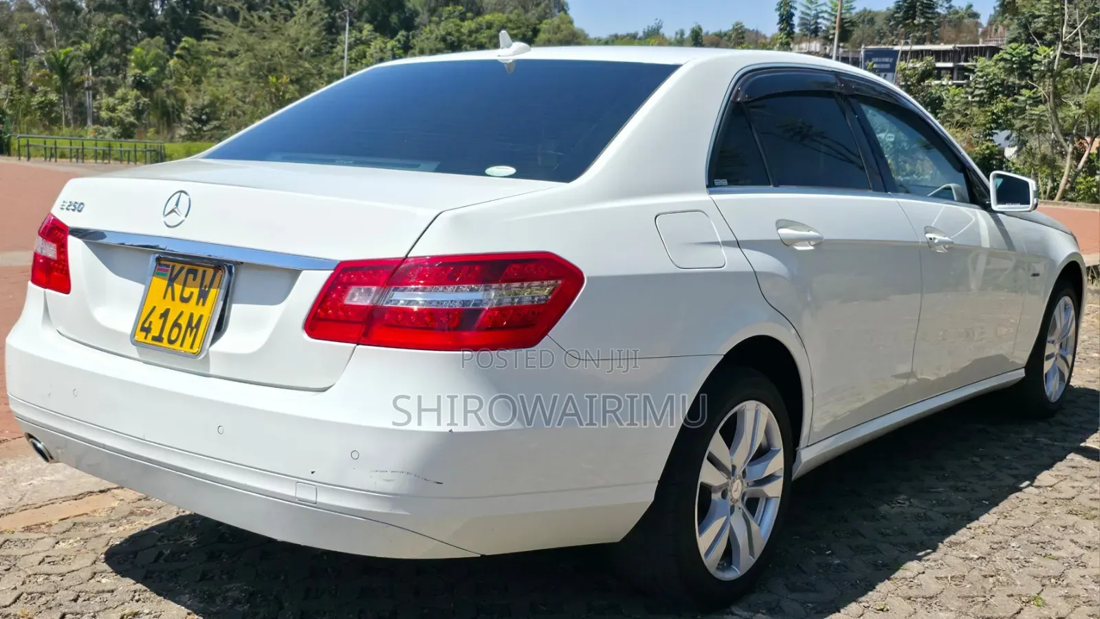 Mercedes-Benz E250 2012 Off white