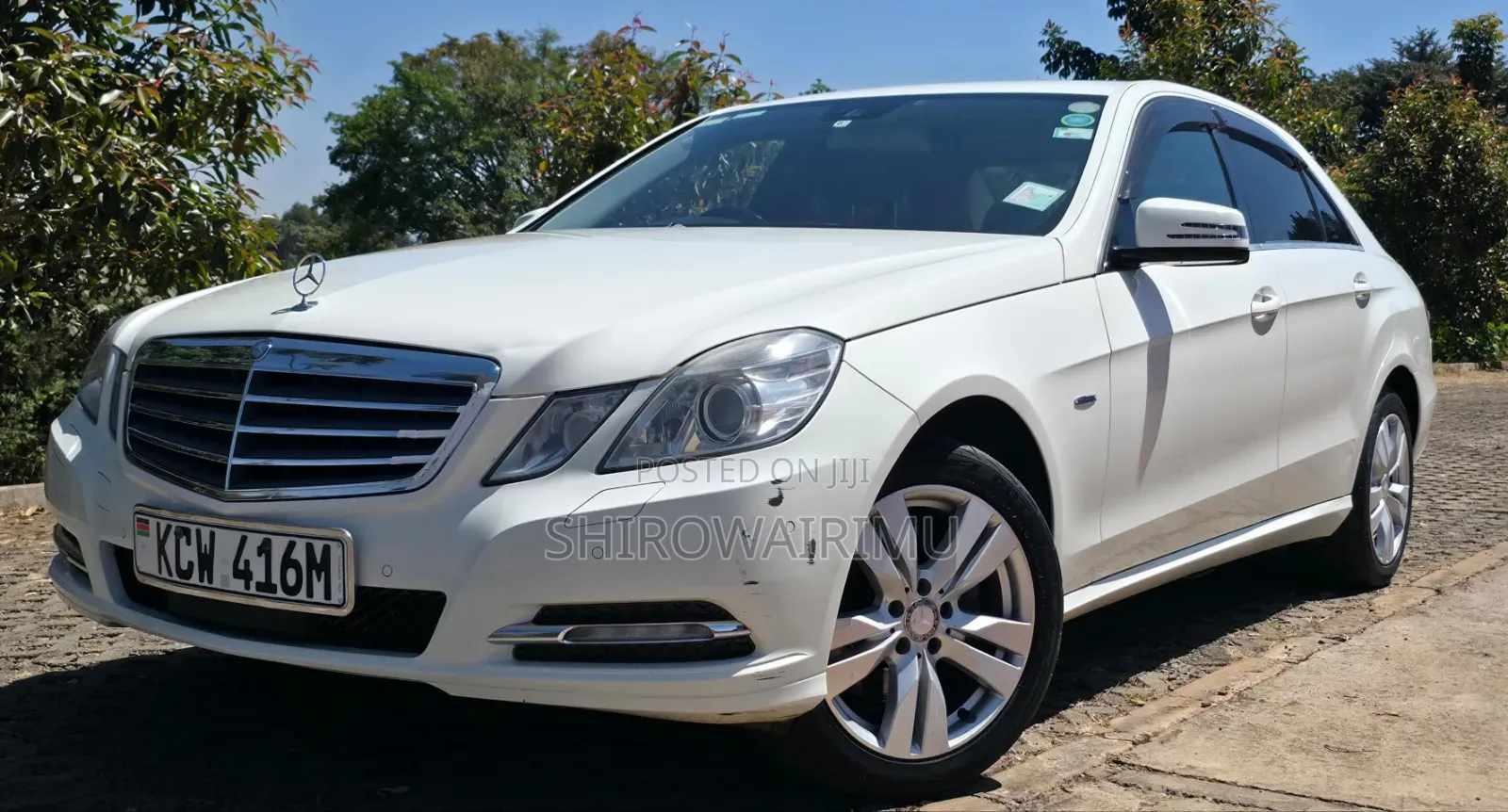 Mercedes-Benz E250 2012 Off white