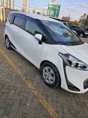 Toyota Sienta 1.5 FWD 2019 White