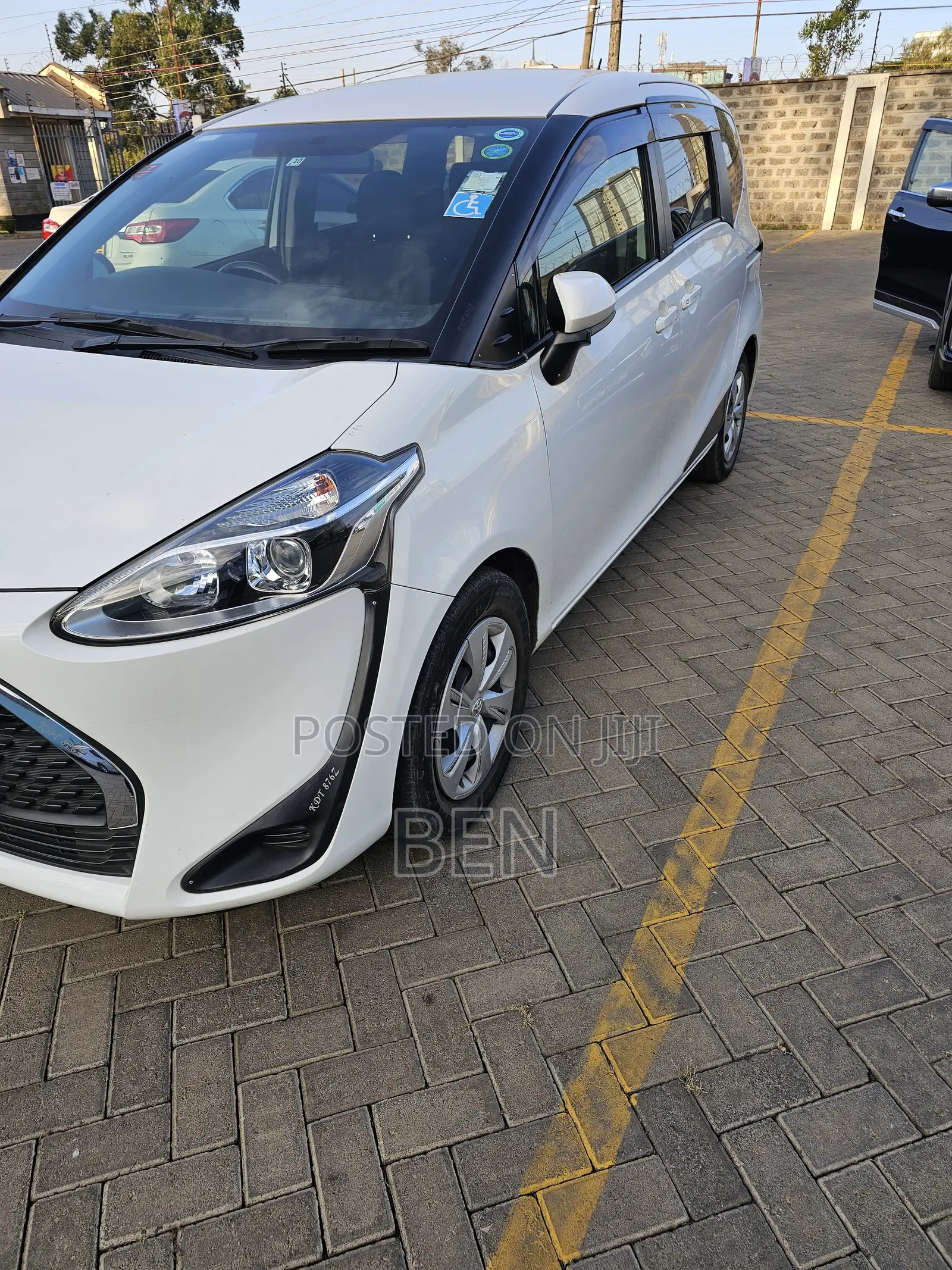 Toyota Sienta 1.5 FWD 2019 White