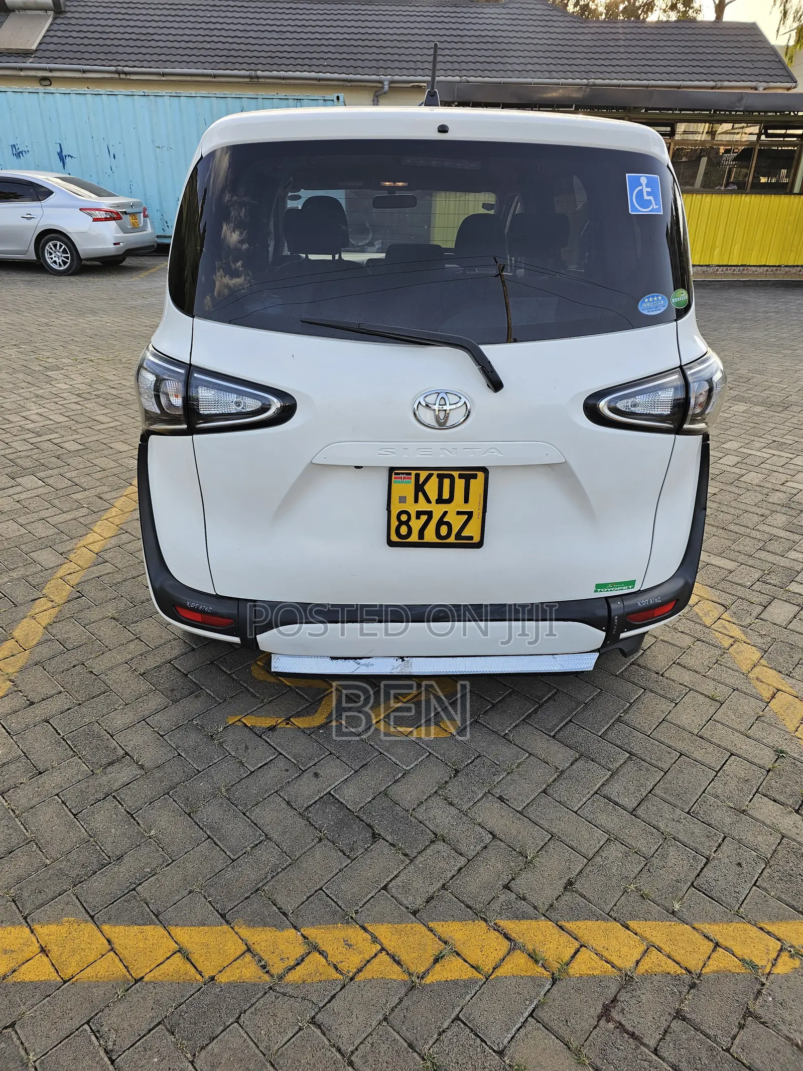 Toyota Sienta 1.5 FWD 2019 White
