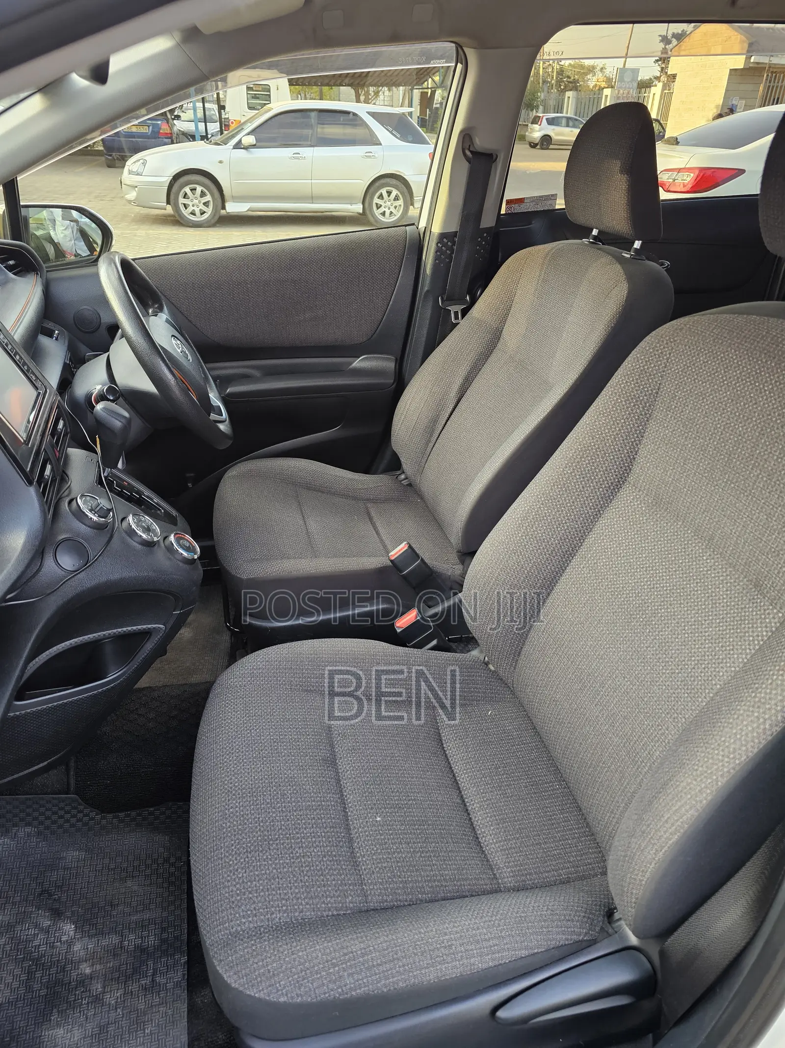Toyota Sienta 1.5 FWD 2019 White