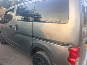 Nissan NP200 2013 Gray