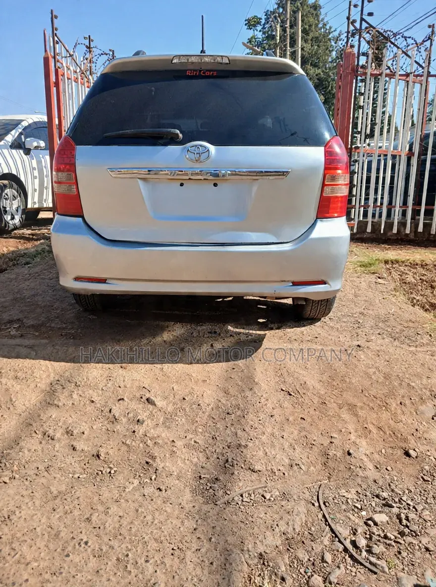 Toyota Wish 2005 Silver