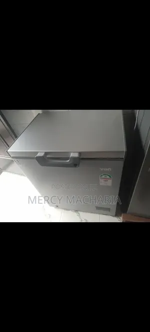 Von Hotpoint Chest Freezer. 142litres