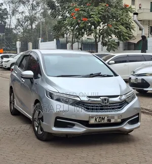 Honda Shuttle 2016 Silver