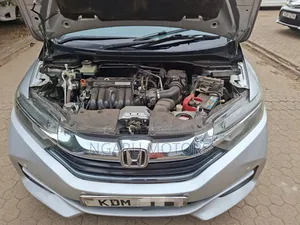 Honda Shuttle 2016 Silver